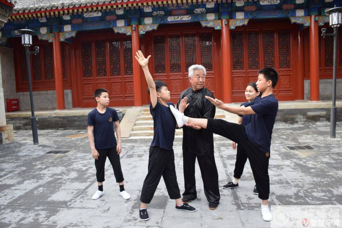 宁津杂技学校赴京研学蟋蟀拳 ..
